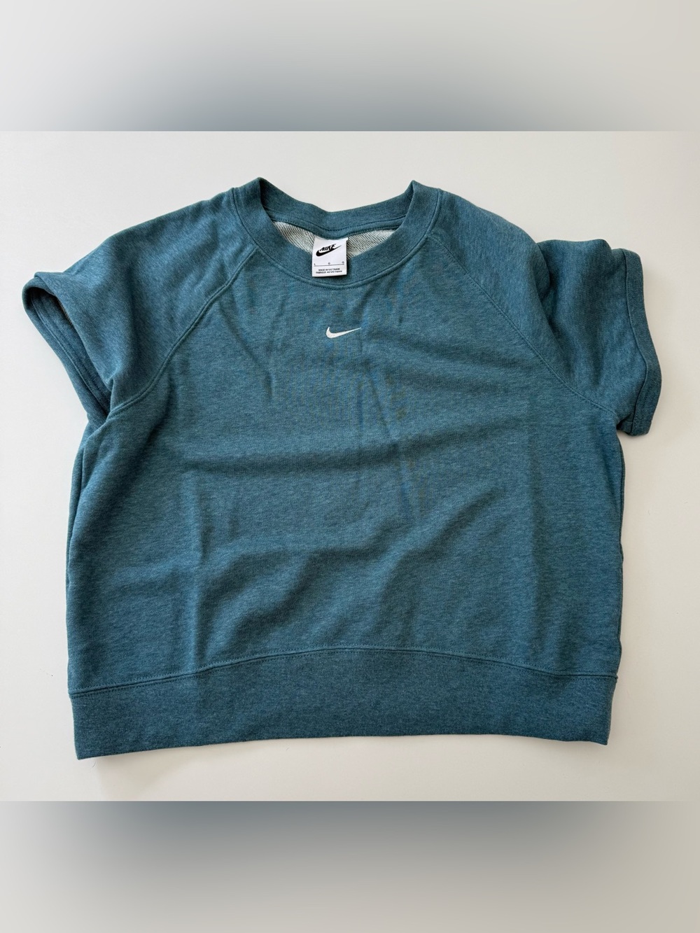 Nike Women’s Blue Cropped Cap Sleeve T-Shirt Size L